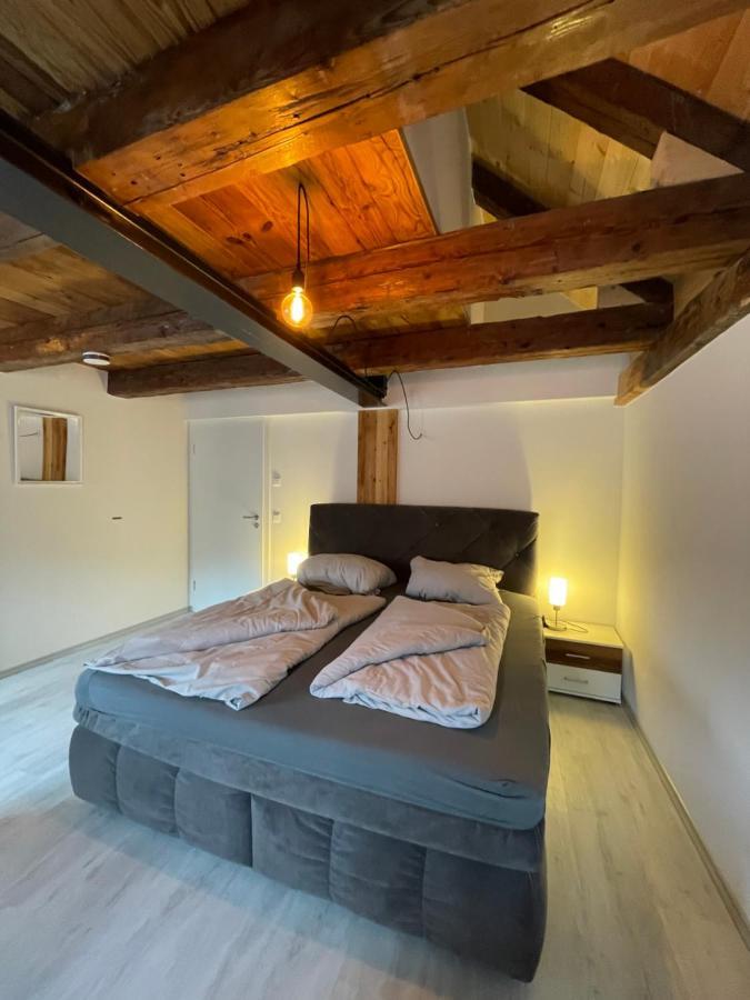 24-7 Hostel *