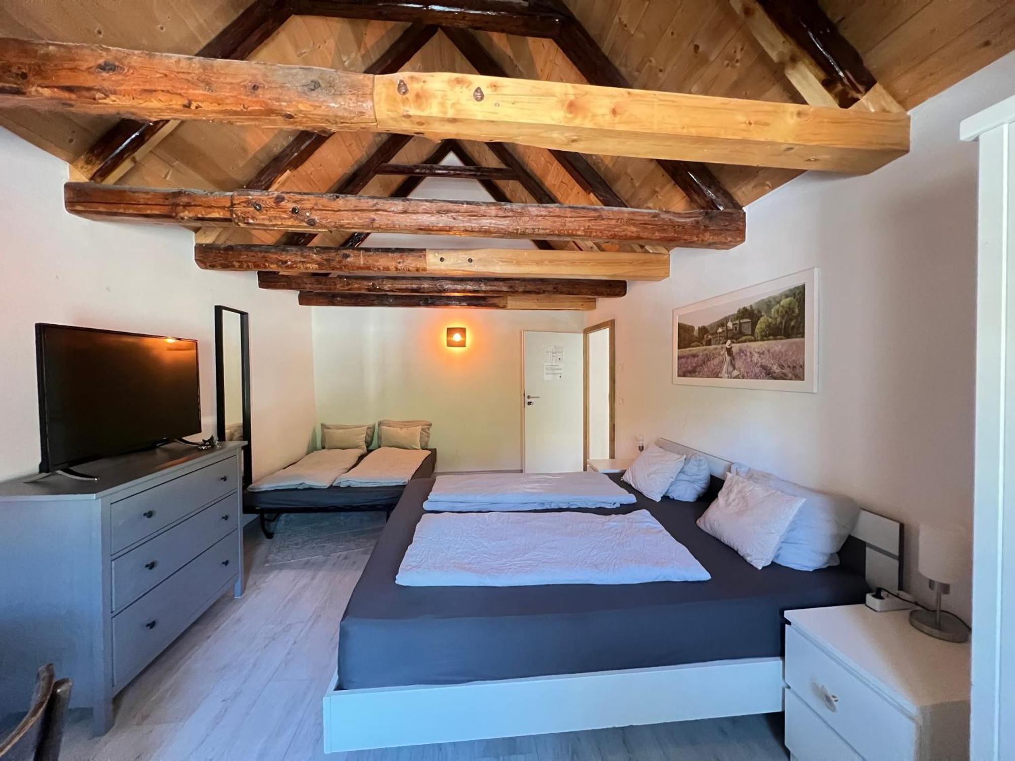 24-7 Hostel
